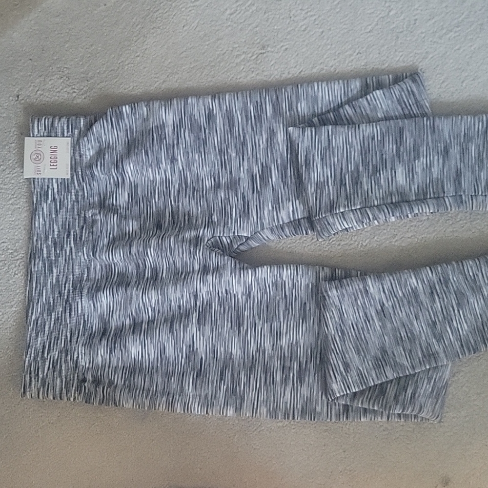 NWT leggings mid rise soft